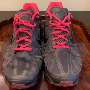 Nike Women’s AirMax 2013s Sz 8.5- Like New